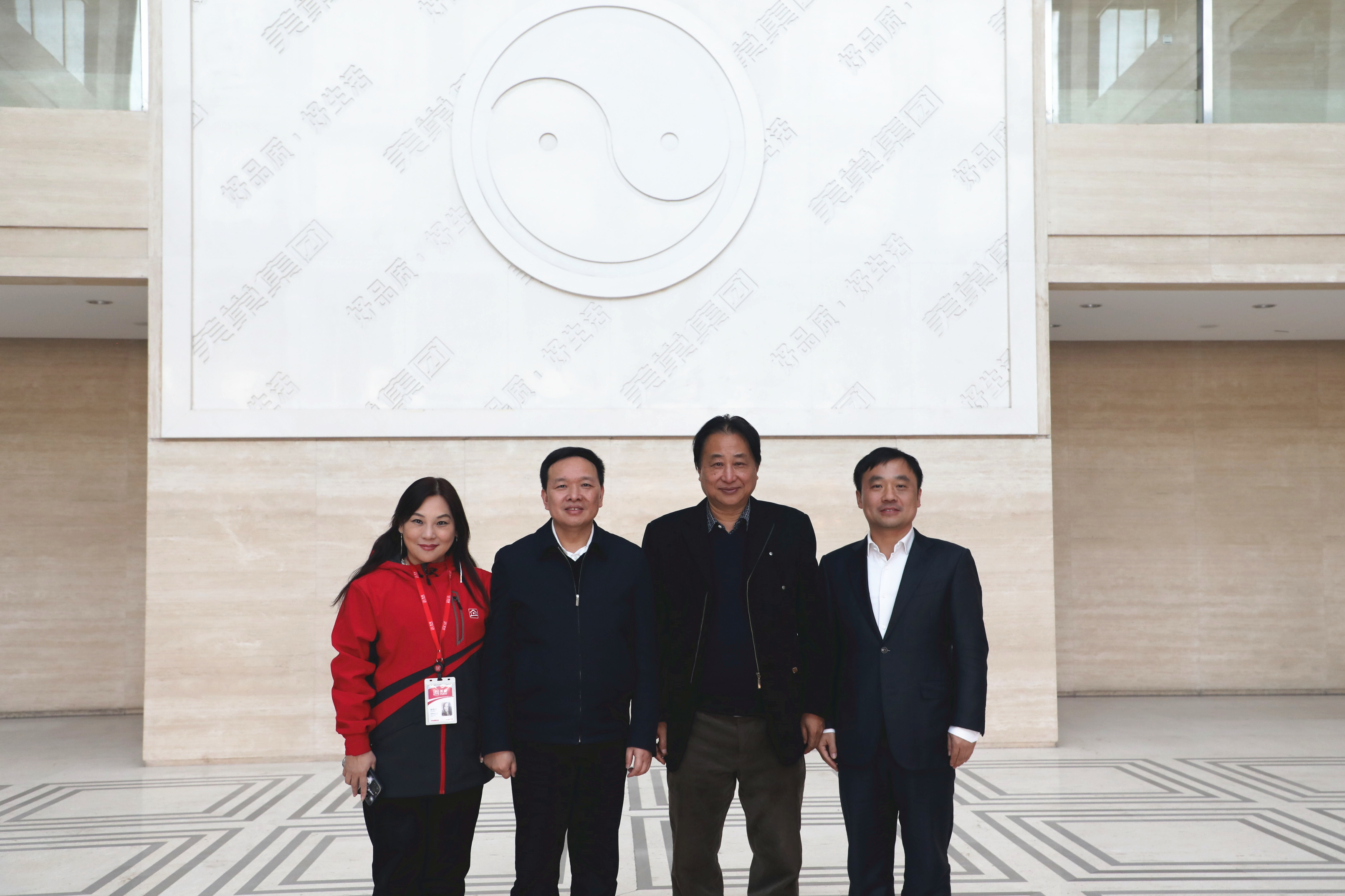 武汉市蔡甸区委书记余从斌一行莅临凯发k8北京总部参观指导